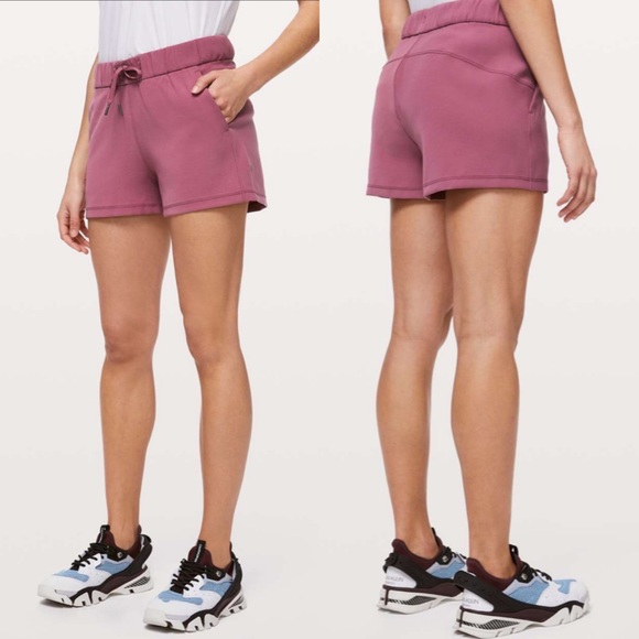 lululemon athletica Pants - Lululemon On The Fly Short *Woven *2.5" Hour in Misty Merlot